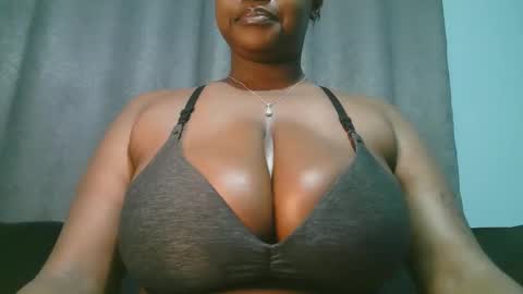 Snapshot of lady_dearra chatting on May 2026 03:12:01 AM lady_dearra online show from May 2026 03:12:01 AM