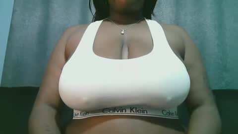 Snapshot of lady_dearra chatting on May 2026 03:02:01 AM lady_dearra online show from May 2026 03:02:01 AM