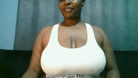 Snapshot of lady_dearra chatting on June 2026 01:58:02 AM lady_dearra online show from June 2026 01:58:02 AM