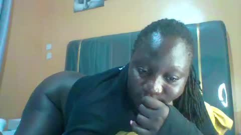 Snapshot of ladyblossoms19 chatting on July 2026 11:11:01 PM lindah32 online show from July 2026 11:11:01 PM