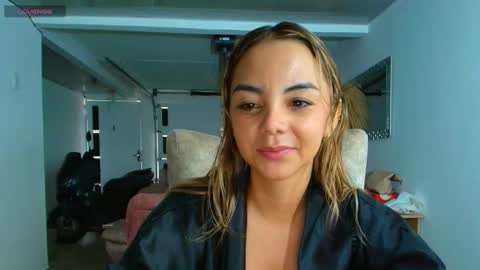 Snapshot of ladydi069 chatting on October 2025 08:30:01 PM Hello im lady nice to meet you online show from October 2025 08:30:01 PM