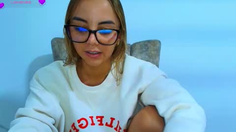 Snapshot of ladydi069 chatting on October 2025 06:45:02 PM Hello im lady nice to meet you online show from October 2025 06:45:02 PM