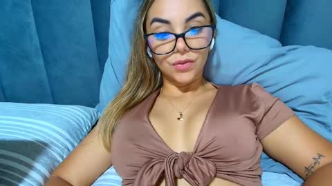 Snapshot of ladydi069 chatting on May 2026 06:35:02 PM Hello im lady nice to meet you online show from May 2026 06:35:02 PM