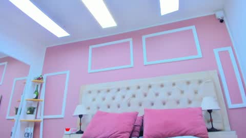 lala_ink_ online show from April 2026 02:40:01 PM