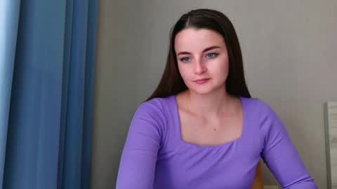 lana_gl online show from May 2026 10:00:01 AM