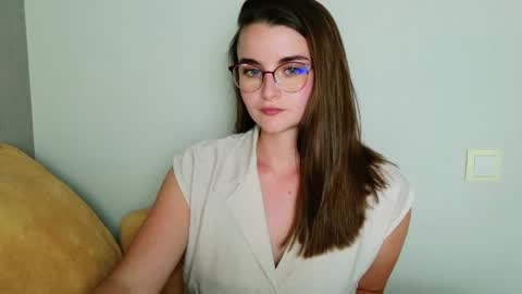 lana_gl online show from June 2026 06:45:01 PM