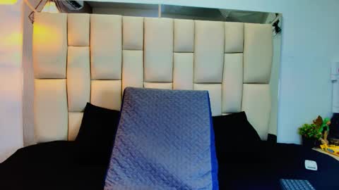 Vanessa  online show from March 2026 12:21:01 PM