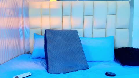 Vanessa  online show from March 2026 12:11:01 PM