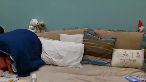 Lana online show from December 2025 06:48:01 PM