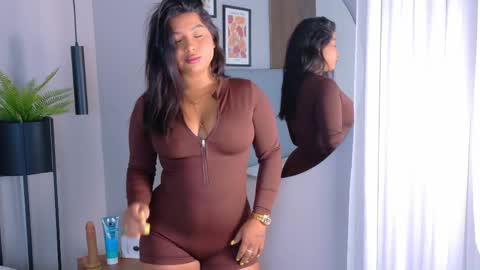 Lana online show from April 2026 07:43:01 PM