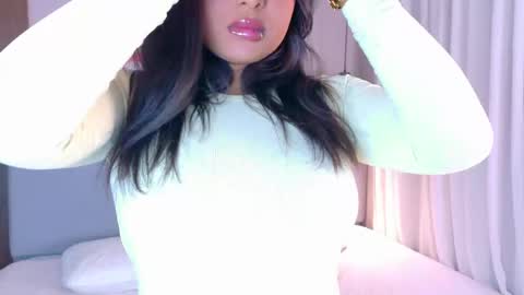 Snapshot of lanarozz chatting on June 2026 07:30:02 PM Lana online show from June 2026 07:30:02 PM