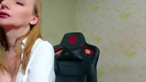 Snapshot of lanasweet9 chatting on December 2024 05:18:02 PM Lana online show from December 2024 05:18:02 PM