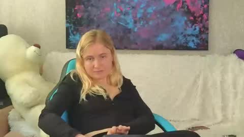 LanaviSmith online show from November 2025 06:56:02 AM