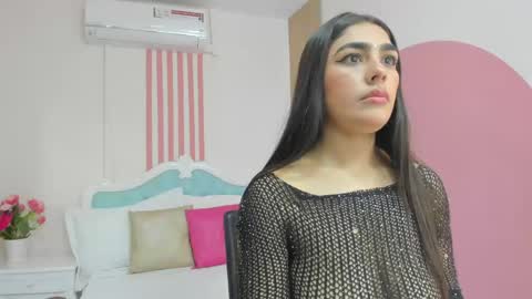 lara_love__ online show from May 2026 03:27:01 PM