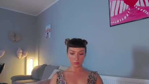 LaraKanes online show from September 2025 11:02:01 AM