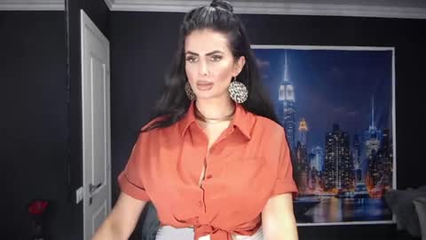 laras_moans online show from July 2026 07:01:02 AM
