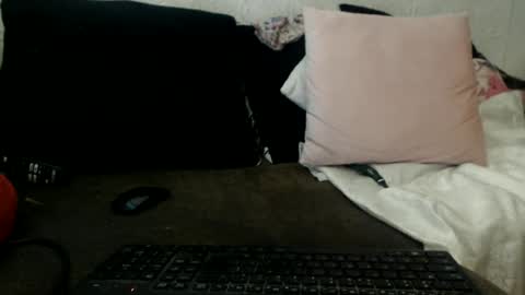 Snapshot of lariss__ chatting on June 2026 06:45:02 AM Lariss online show from June 2026 06:45:02 AM