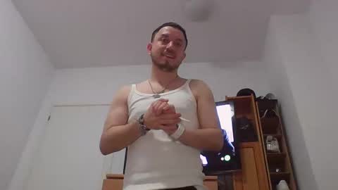 Snapshot of latenightcolombian chatting on April 2026 12:06:01 AM latenightcolombian online show from April 2026 12:06:01 AM