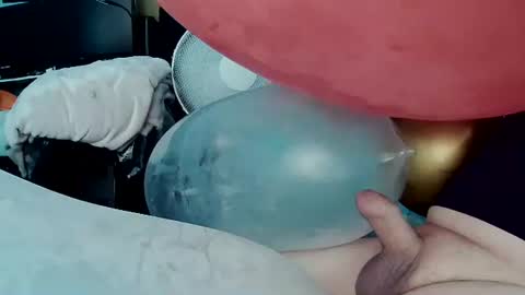 latexchris77 online show from May 2026 07:35:02 AM
