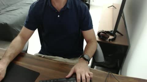 latexdave84 online show from October 2025 10:36:01 AM