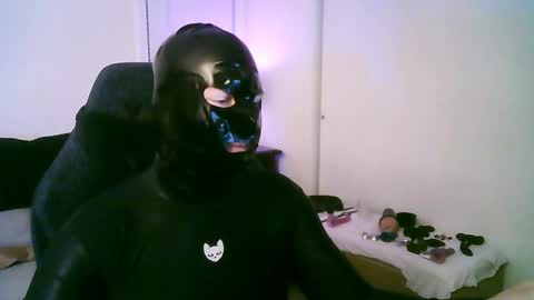 latexminheadroom online show from April 2026 12:47:01 AM