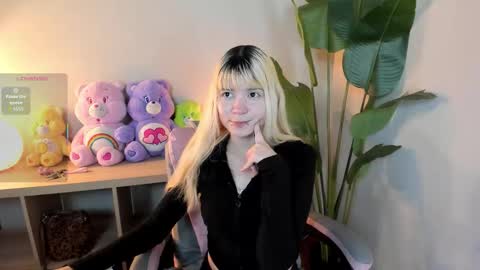 laukyubey1 online show from October 2025 07:47:02 PM