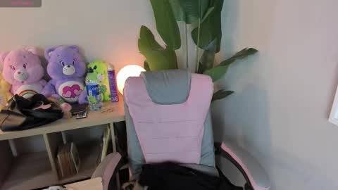 laukyubey1 online show from October 2025 08:11:02 PM