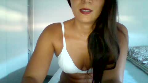 Laura online show from July 2026 05:52:01 PM
