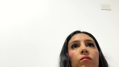 laura  online show from May 2026 08:10:02 AM