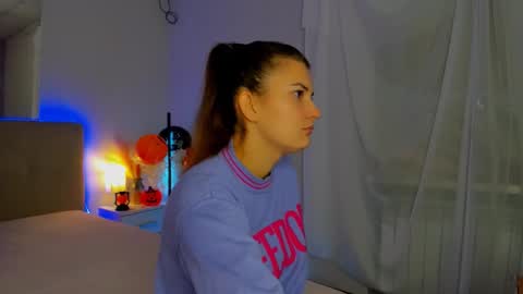 Laura online show from October 2025 06:26:02 AM