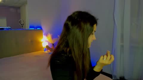 Laura online show from November 2025 06:13:01 AM