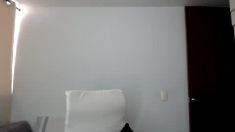 Snapshot of laura_pervert_ chatting on June 2026 09:28:02 PM Laura online show from June 2026 09:28:02 PM