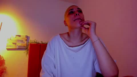 Laura Rose online show from April 2026 04:43:02 PM