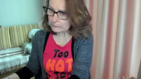 Snapshot of lauraoven1 chatting on May 2026 08:10:02 AM Lauraoven1 online show from May 2026 08:10:02 AM