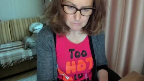 Snapshot of lauraoven1 chatting on May 2026 03:22:02 PM Lauraoven1 online show from May 2026 03:22:02 PM