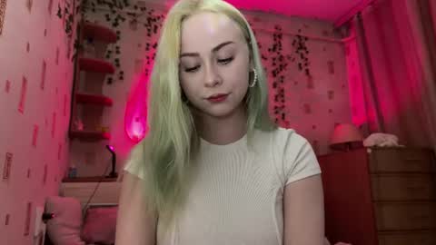 Laurashi online show from July 2026 03:32:01 PM