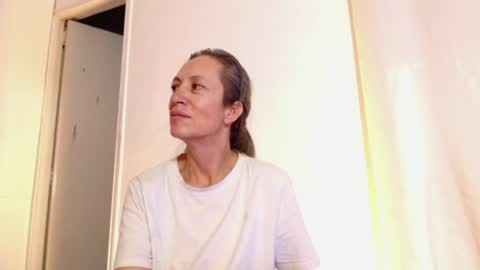 Snapshot of laurasofia45 chatting on July 2026 04:46:02 PM Laura Sofia online show from July 2026 04:46:02 PM