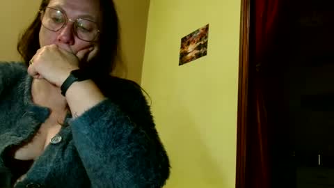 Snapshot of laureanne50 chatting on December 2024 08:44:01 PM laureanne online show from December 2024 08:44:01 PM