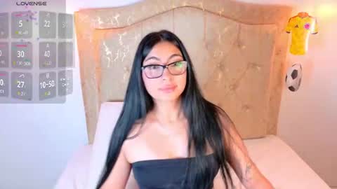 laurenn_smitth online show from July 2026 12:51:01 PM