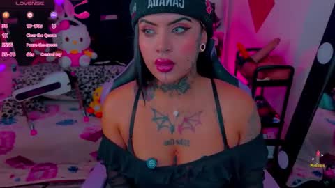 Snapshot of lauri_ink chatting on June 2026 02:11:02 AM lauri online show from June 2026 02:11:02 AM