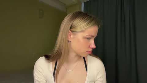 Bella online show from April 2026 06:18:02 AM