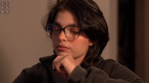 laurita_4 online show from April 2026 01:33:02 PM