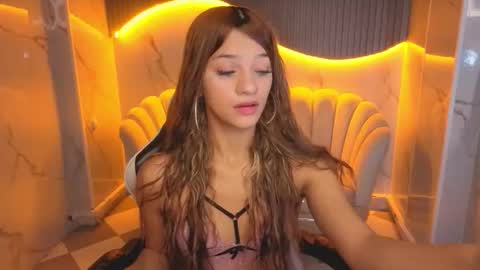 Laurita  online show from March 2026 08:19:02 PM