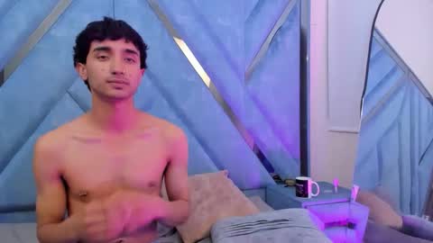 Snapshot of laurynandnarem chatting on January 2026 06:08:01 AM Laury and Narem online show from January 2026 06:08:01 AM