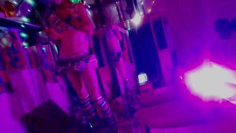 Laye19 online show from February 2025 01:55:01 AM