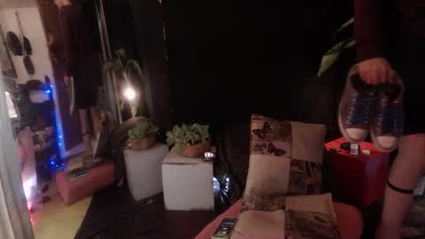 Laye19 online show from October 2025 02:17:01 AM