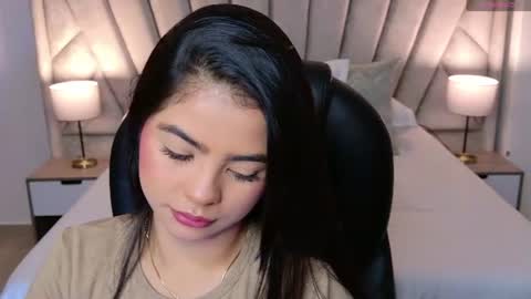 Snapshot of layla_breezee_ chatting on July 2026 10:41:01 AM Layla Breezee online show from July 2026 10:41:01 AM