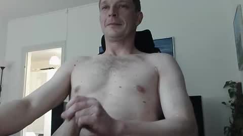 lboogie42 online show from April 2026 04:09:01 PM