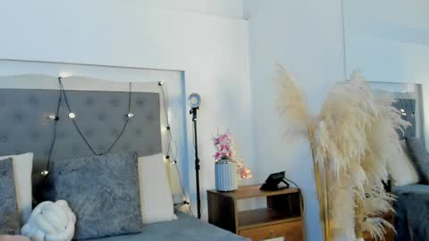 lea_walkerr online show from April 2026 07:58:01 PM