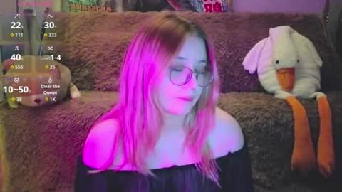 Leah online show from August 2026 09:13:01 PM